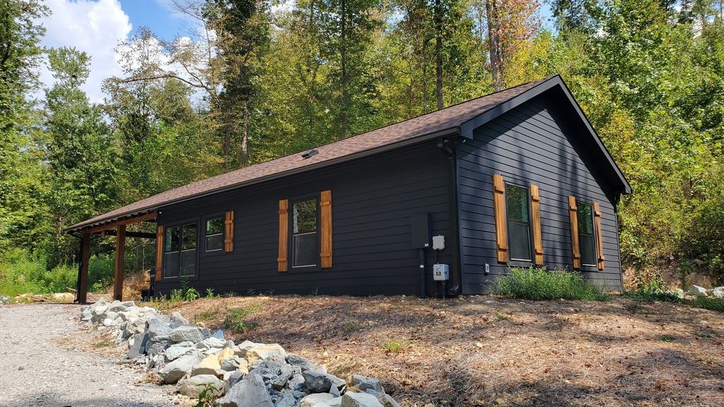 570 Beasley Hollow Rd, Linden