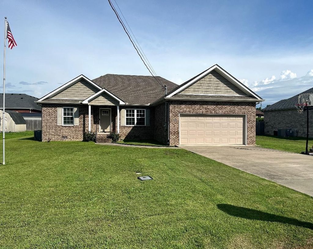 333 Shelby Cir, Shelbyville