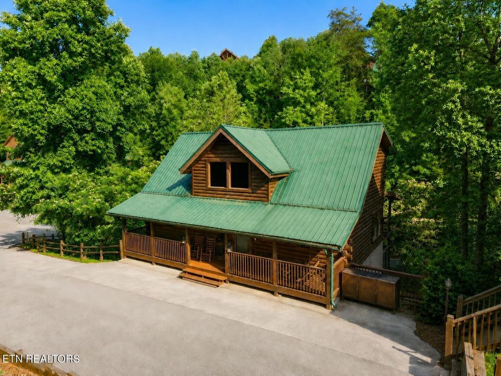 620 Chickasaw Gap Way, Pigeon Forge