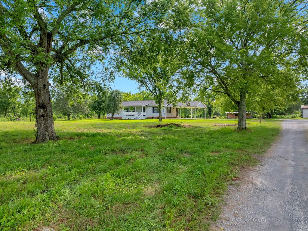1936 Word Rd, Lewisburg