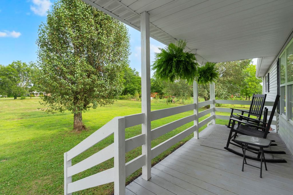 1936 Word Rd, Lewisburg