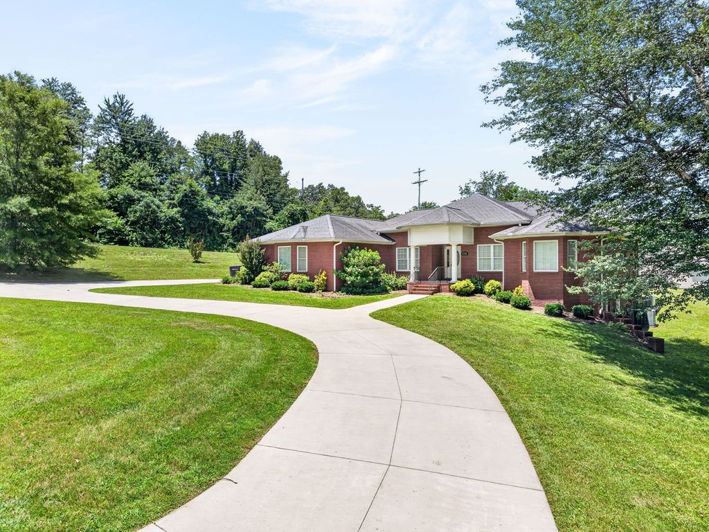 1156 Beam Ave, Cookeville