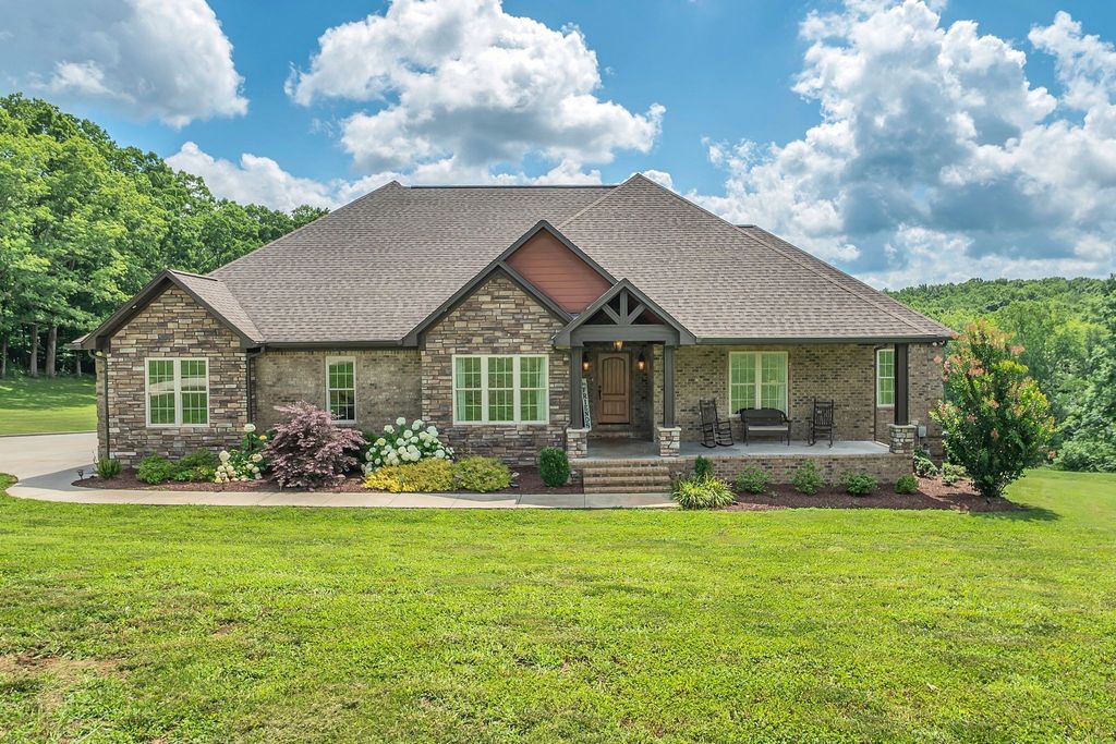 172 Tad Cir, Leoma