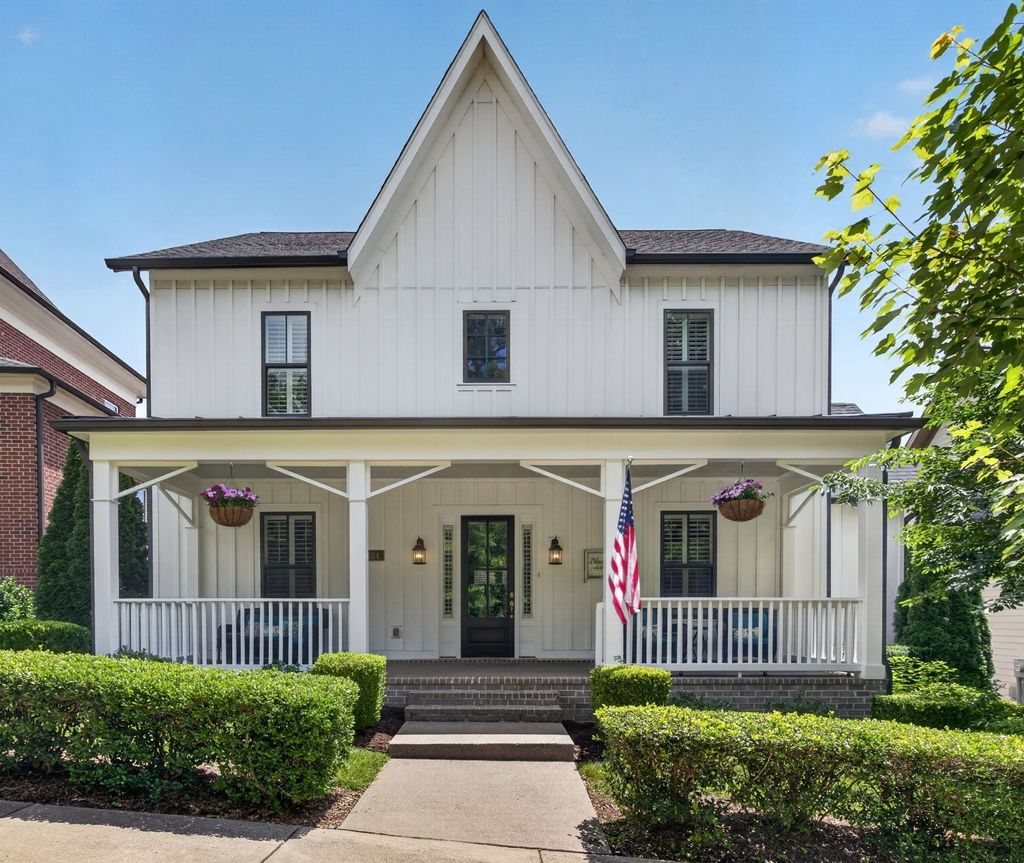 624 Lockwood Ln, Franklin