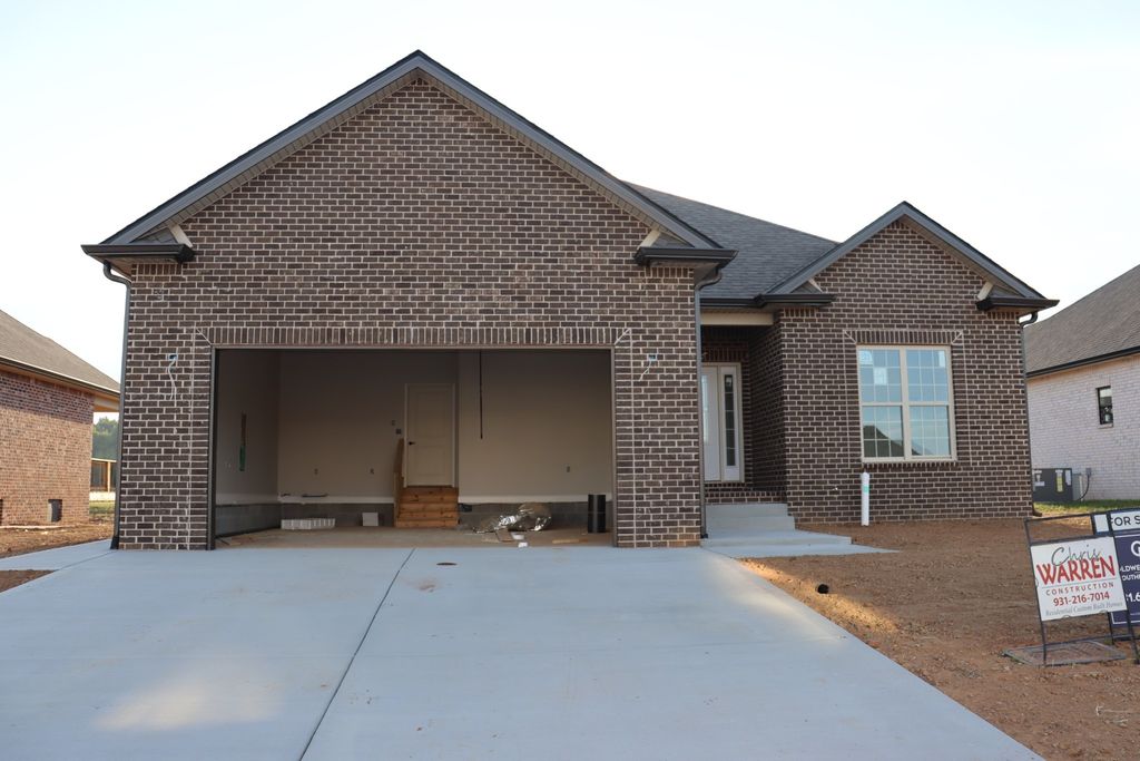 225 Harvest Moon Dr, Clarksville