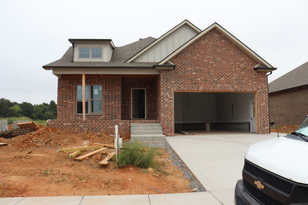 229 Harvest Moon Dr, Clarksville