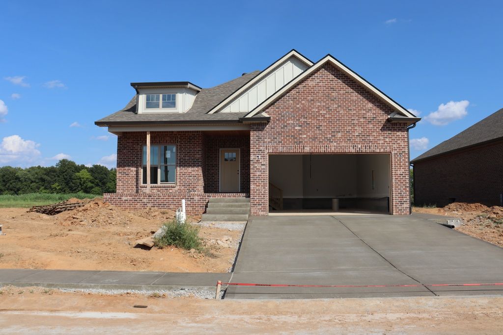 229 Harvest Moon Dr, Clarksville