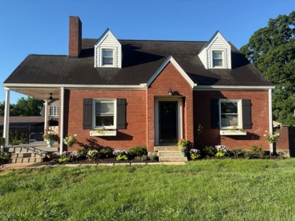 1003 Graybar Ln, Nashville