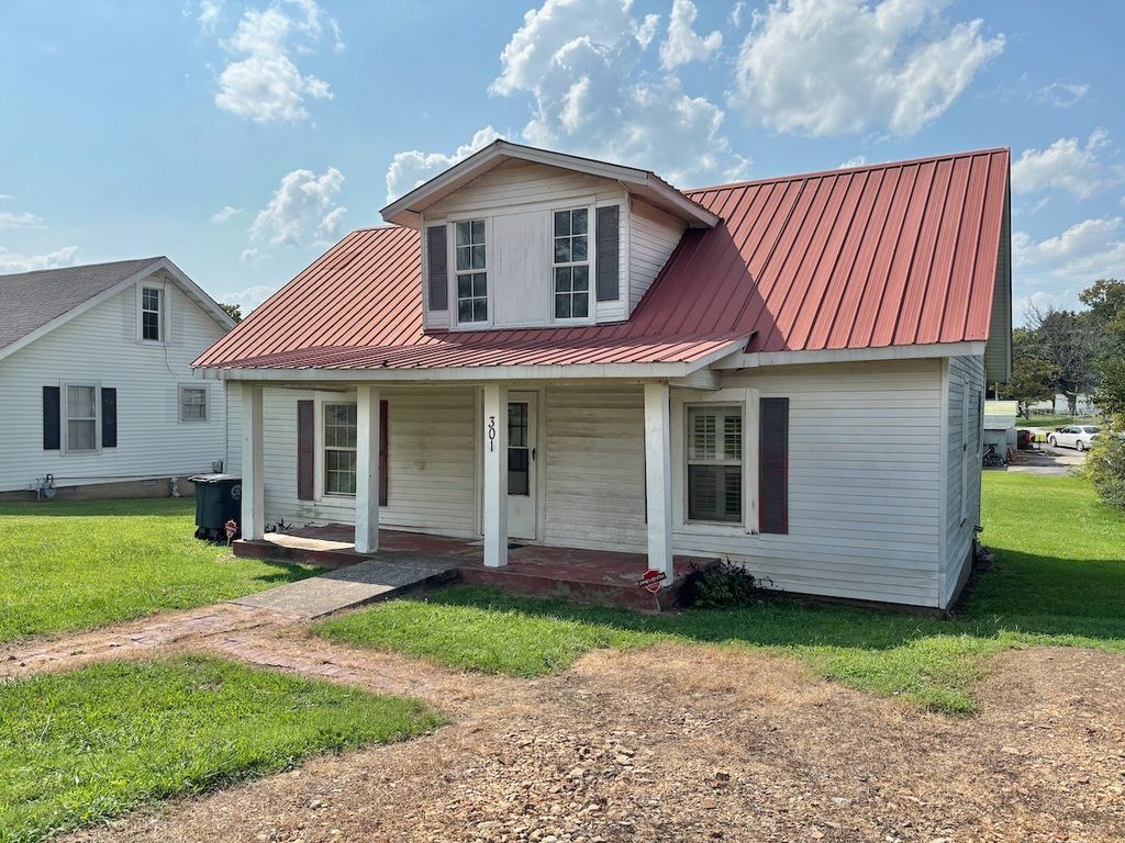 301 Edgewood St, Lafayette