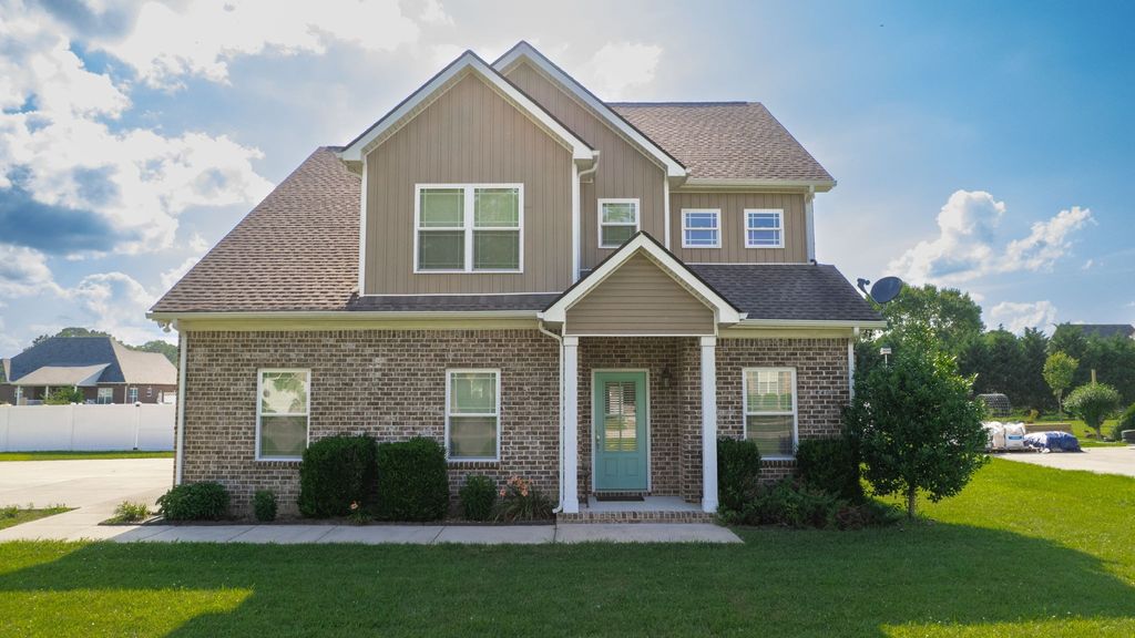 145 Cooper Place Dr, Manchester