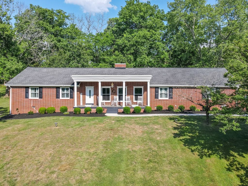 655 Ashwood Ave, Lewisburg