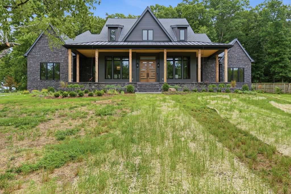 1002 Waller Rd, Brentwood