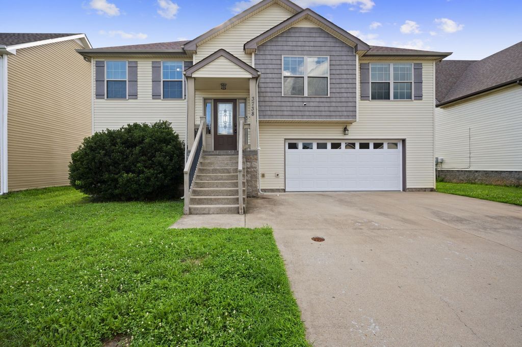 3738 Gray Fox Dr, Clarksville