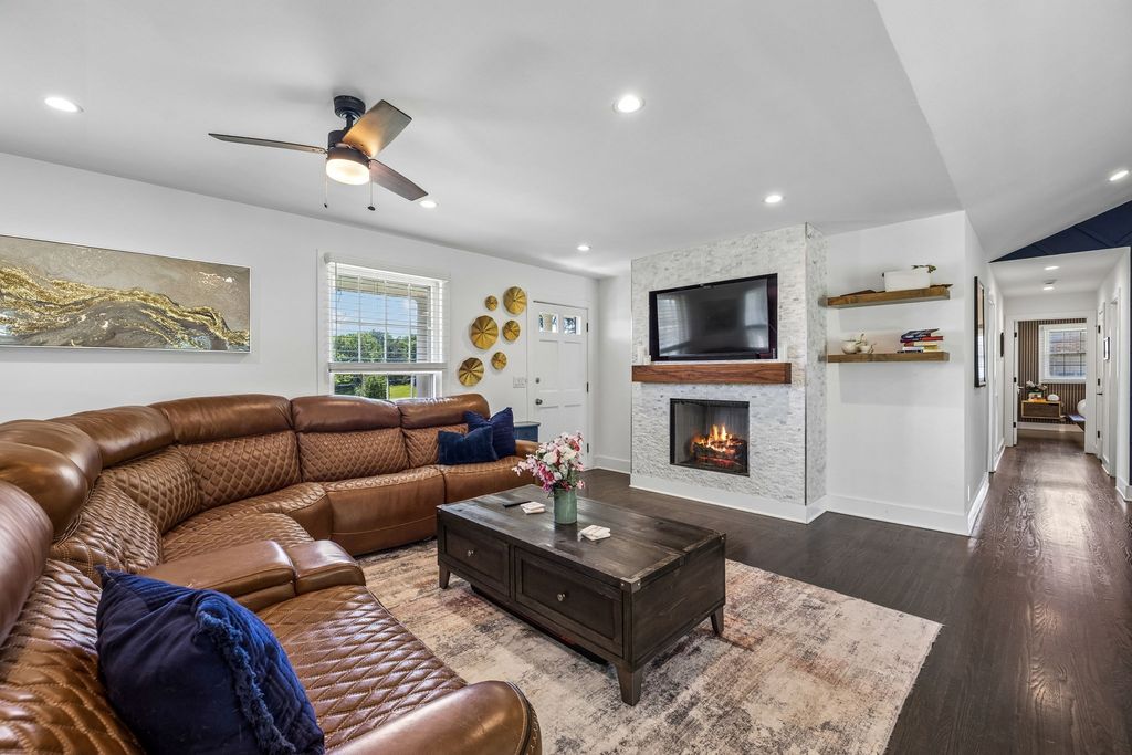 301 Northside Dr, Madison