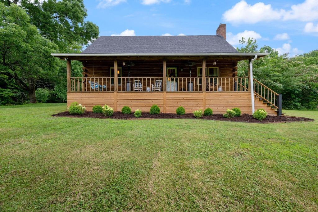 8004 Charlotte Pike, Nashville