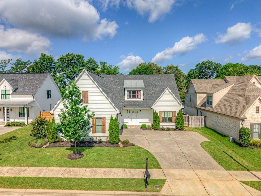 1283 Belfair Dr, Collierville