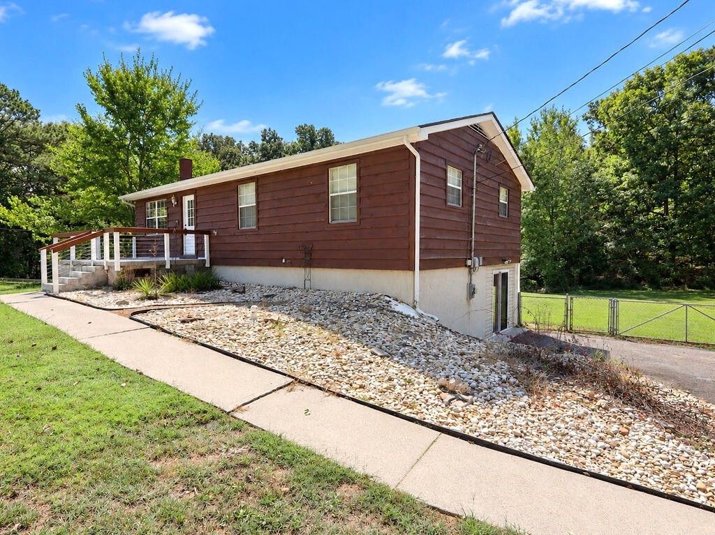 370 Homestead Circle Ne, Cleveland