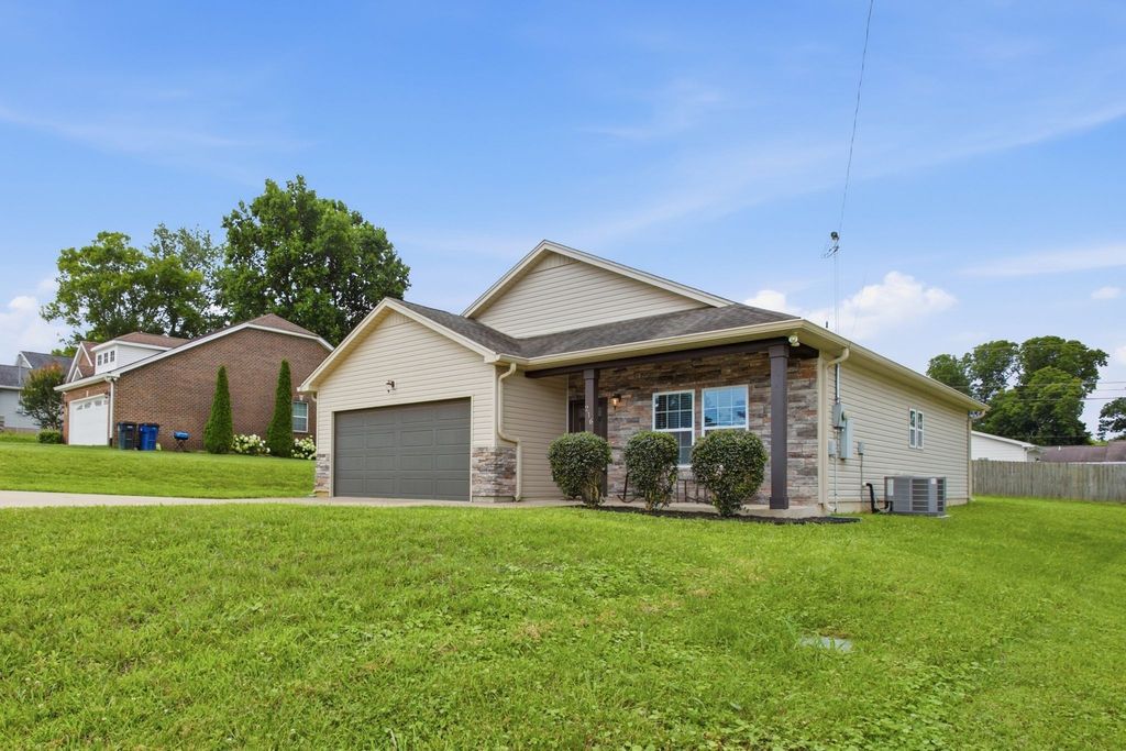 216 Woodsong Ln, Columbia