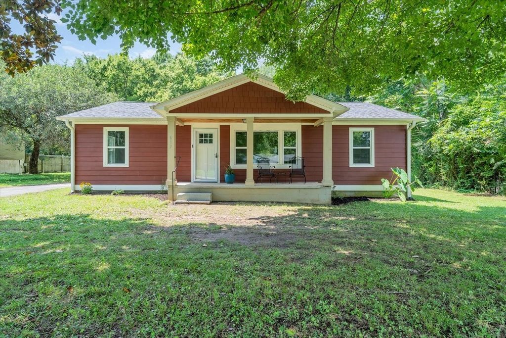 617 Fall River Rd, Lawrenceburg