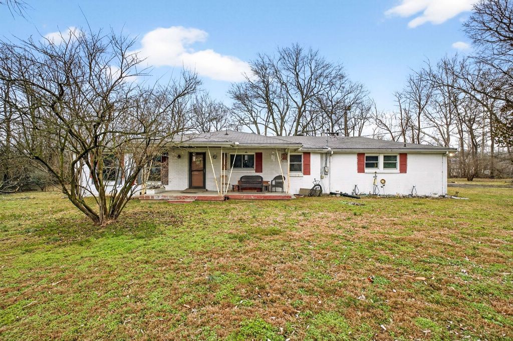 215 Ewing Dr, Nashville