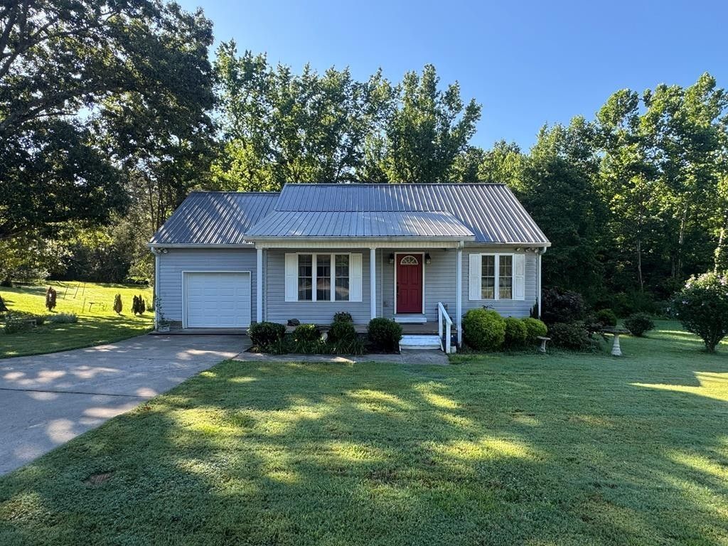 381 Longview Dr, Camden