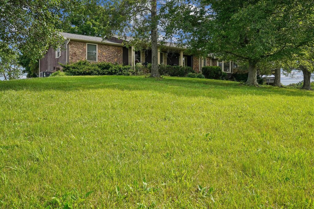 2351 Long Hollow Pike, Hendersonville