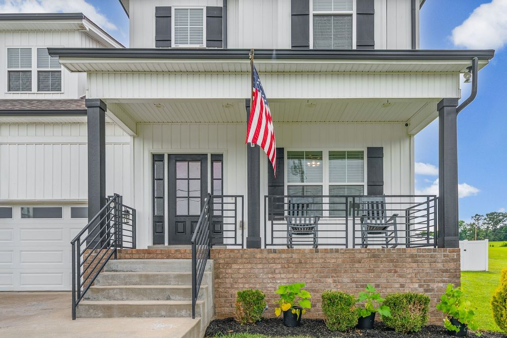 3904 Chapel Hill Rd, Clarksville