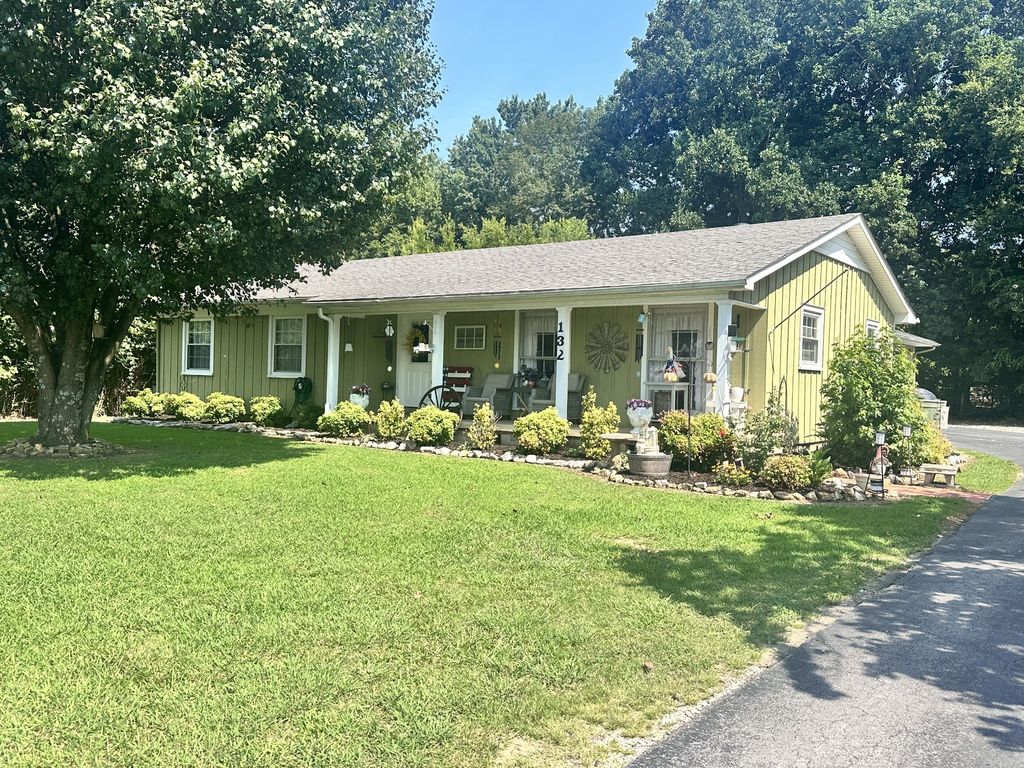 132 Jackson St, Lawrenceburg