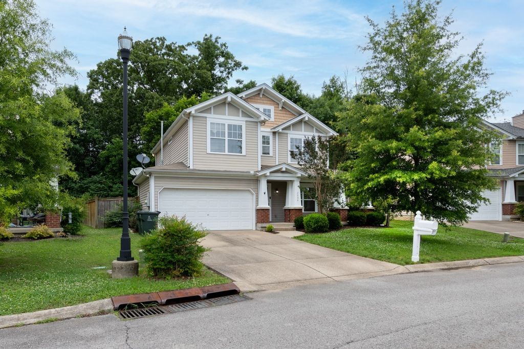 2006 Blossom Valley Ct, Mount Juliet