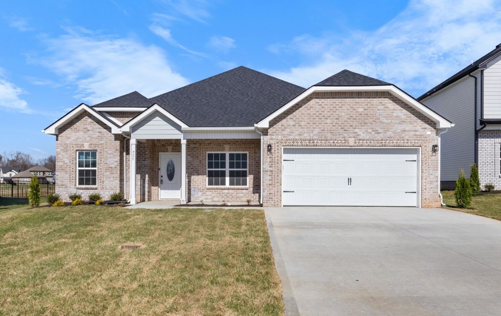 1192 Juniper Pass, Clarksville