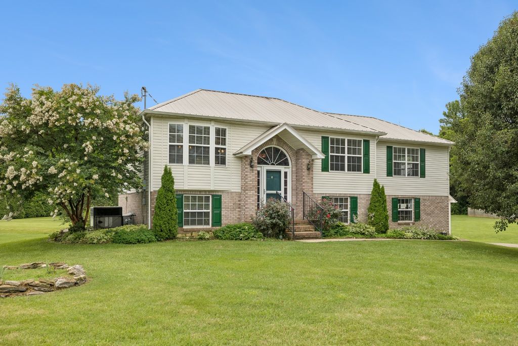 2501 Golden Pond Ln, Spring Hill