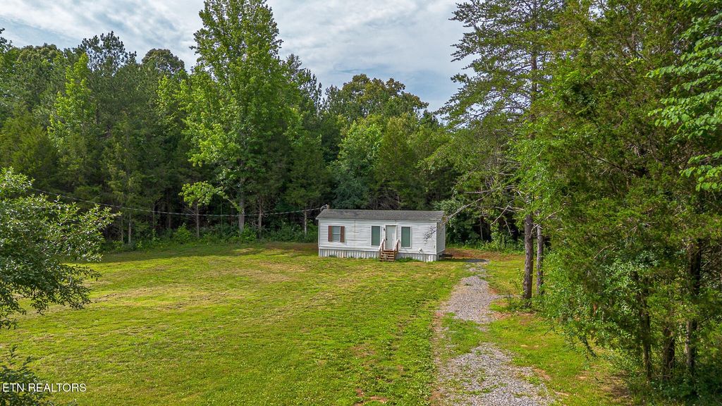 1541 Highway 163, Calhoun