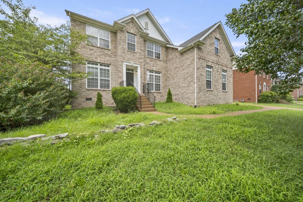 119 Settlers Way, Hendersonville