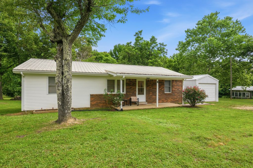 9198 Highway 114 W, Scotts Hill