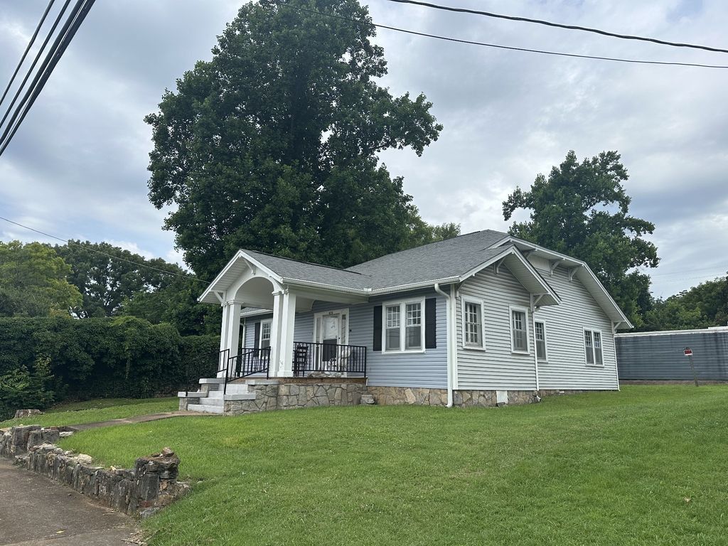 626 S 1st St, Pulaski