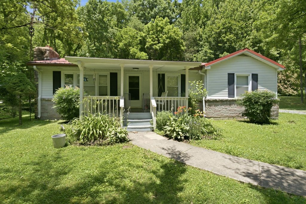 1821 Little Marrowbone Rd, Ashland City