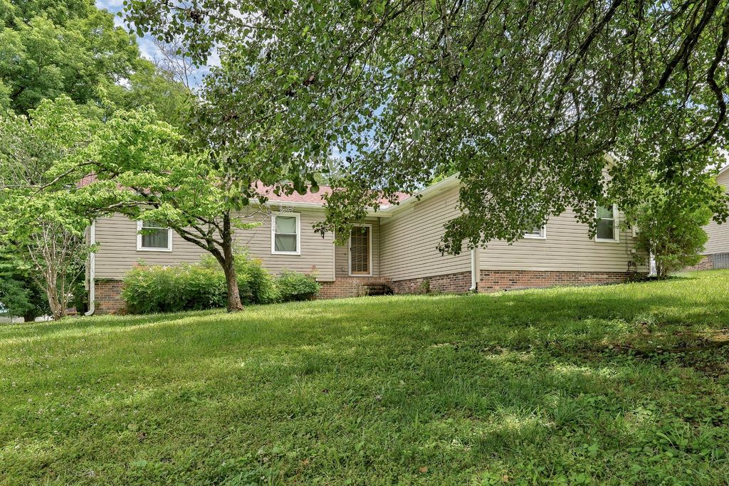 261 Glenview Dr, Estill Springs