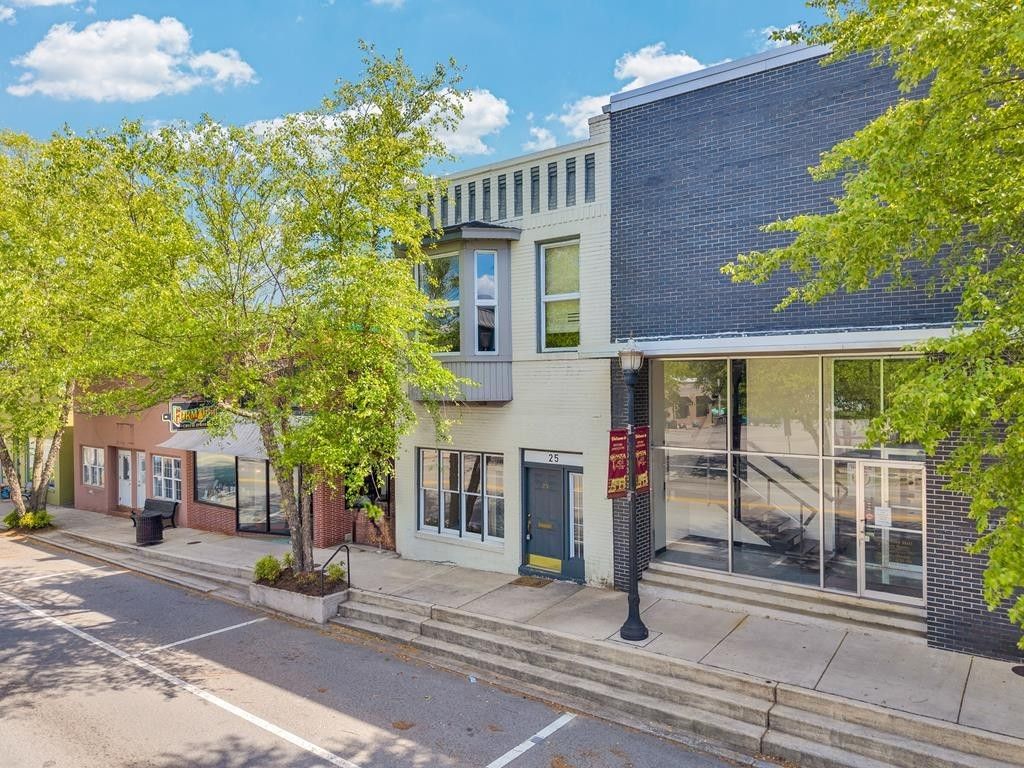 25 E Bockman Way, Sparta