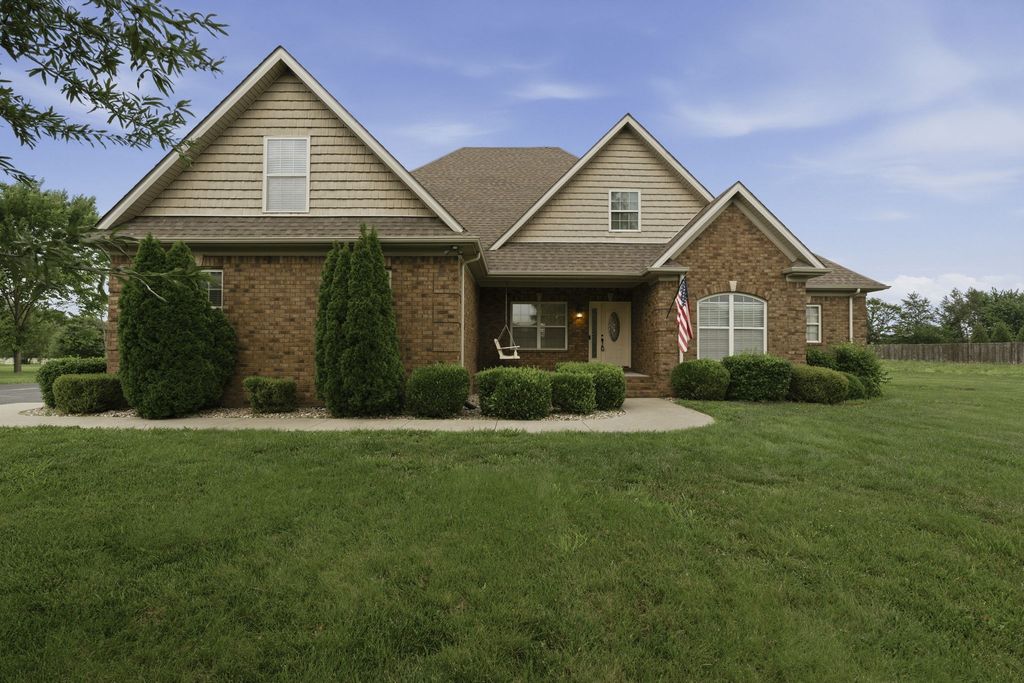 4638 Fairvue Farm Blvd, Bowling Green