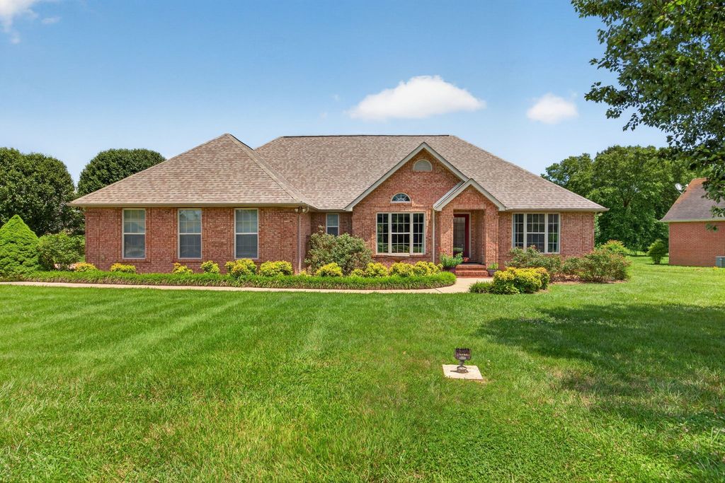 205 Hearthstone Dr, Sparta