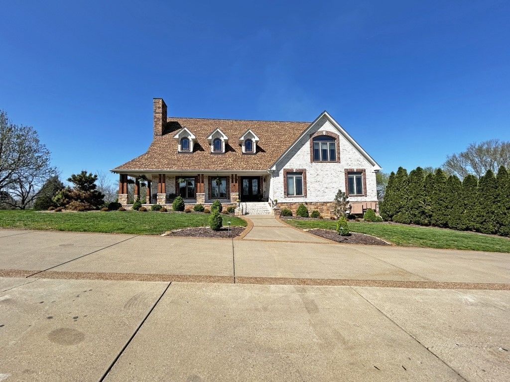 110 Giles Ln, Gallatin
