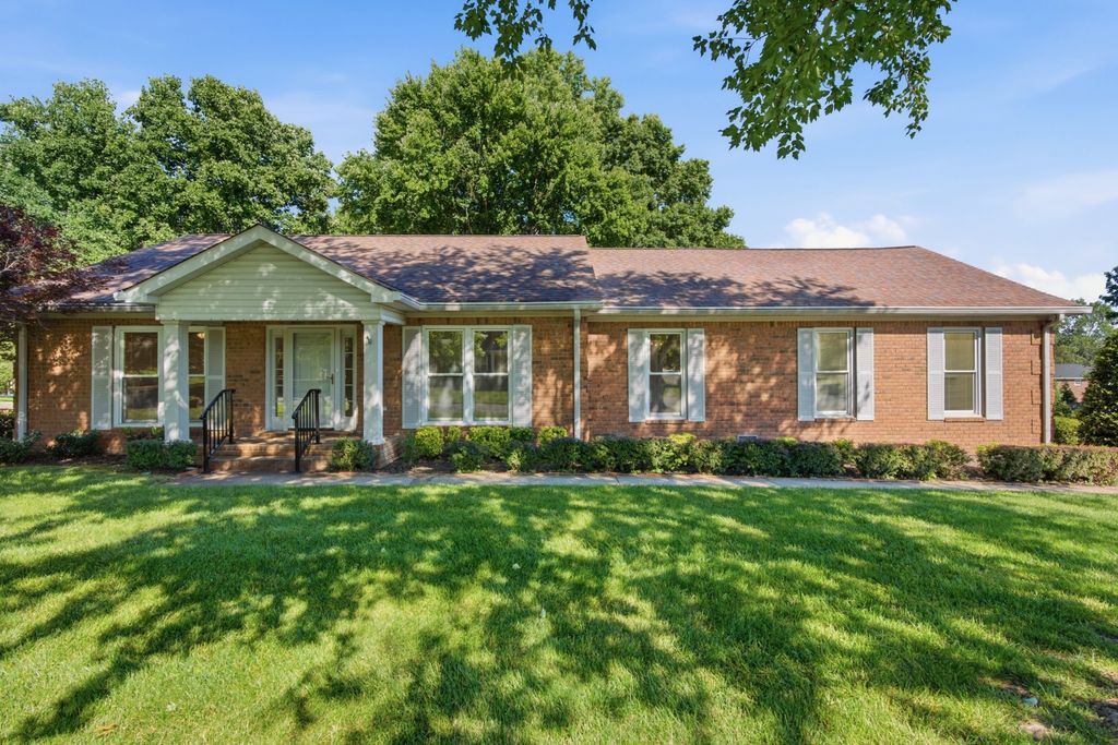 533 Hearthstone Cir, Brentwood