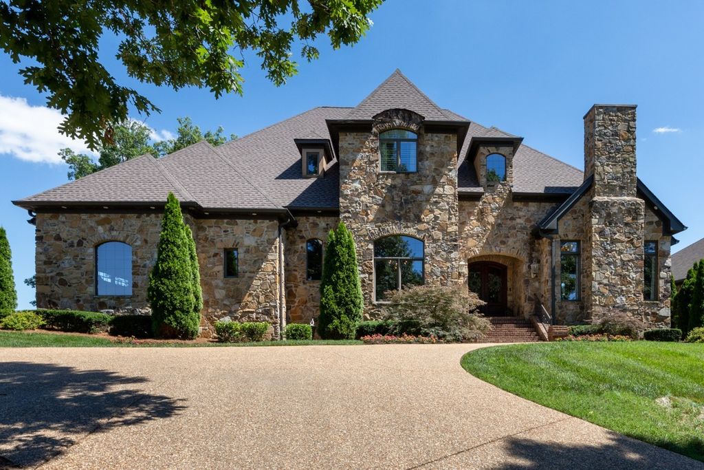 641 Five Oaks Blvd, Lebanon