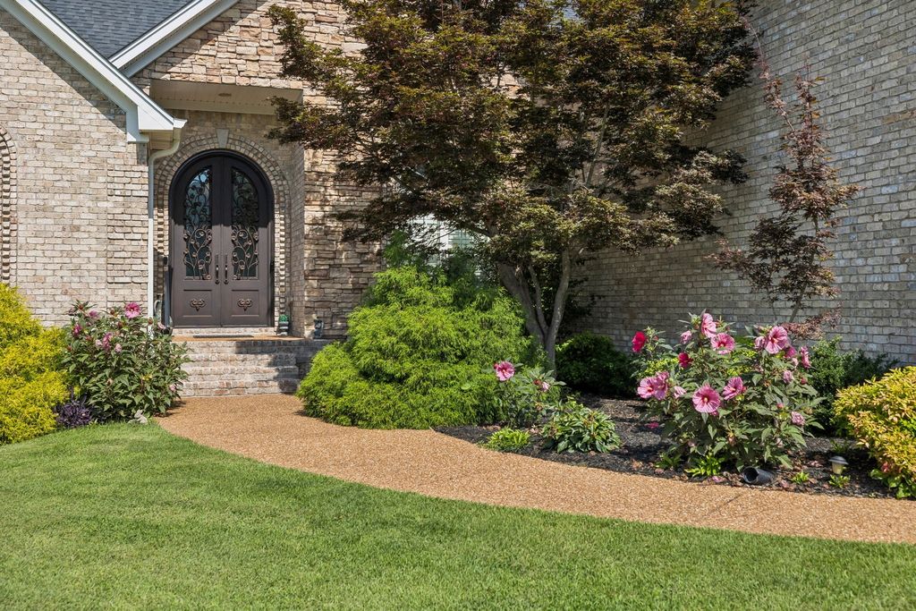 402 Five Oaks Blvd, Lebanon