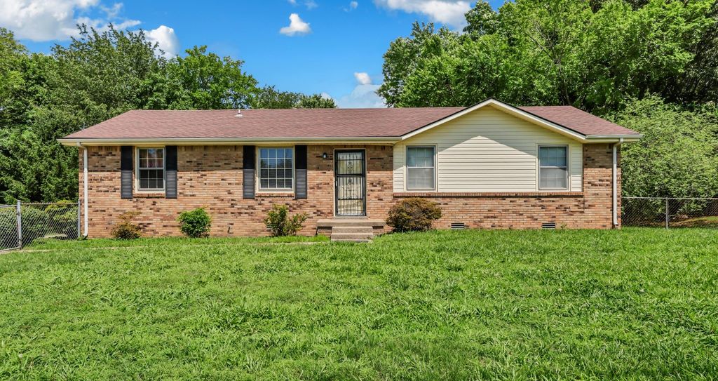 2706 Dove Ct, Clarksville