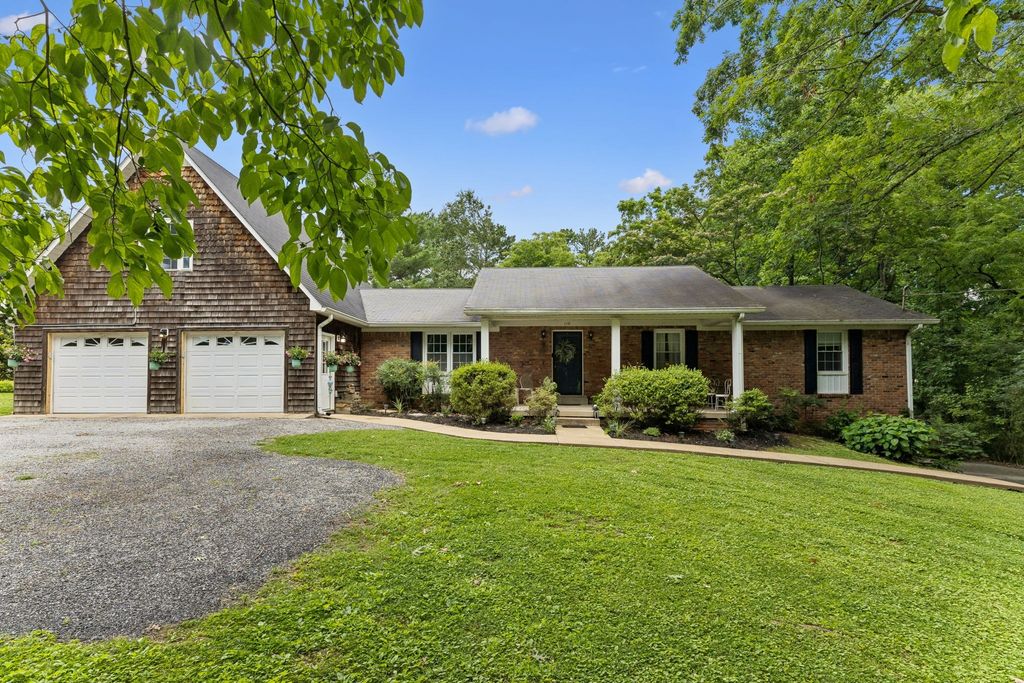 110 Jefferson Dr, Columbia