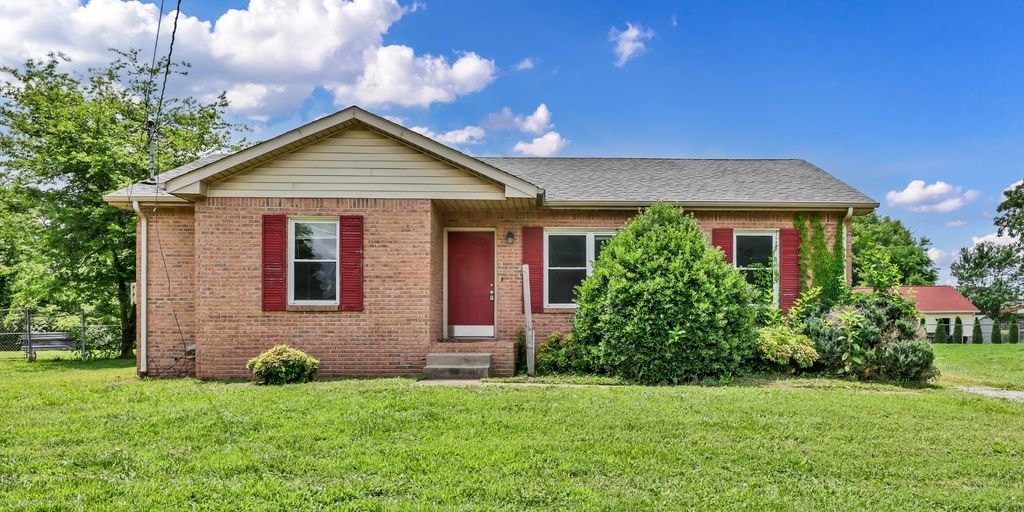 3434 Pembroke Rd, Clarksville