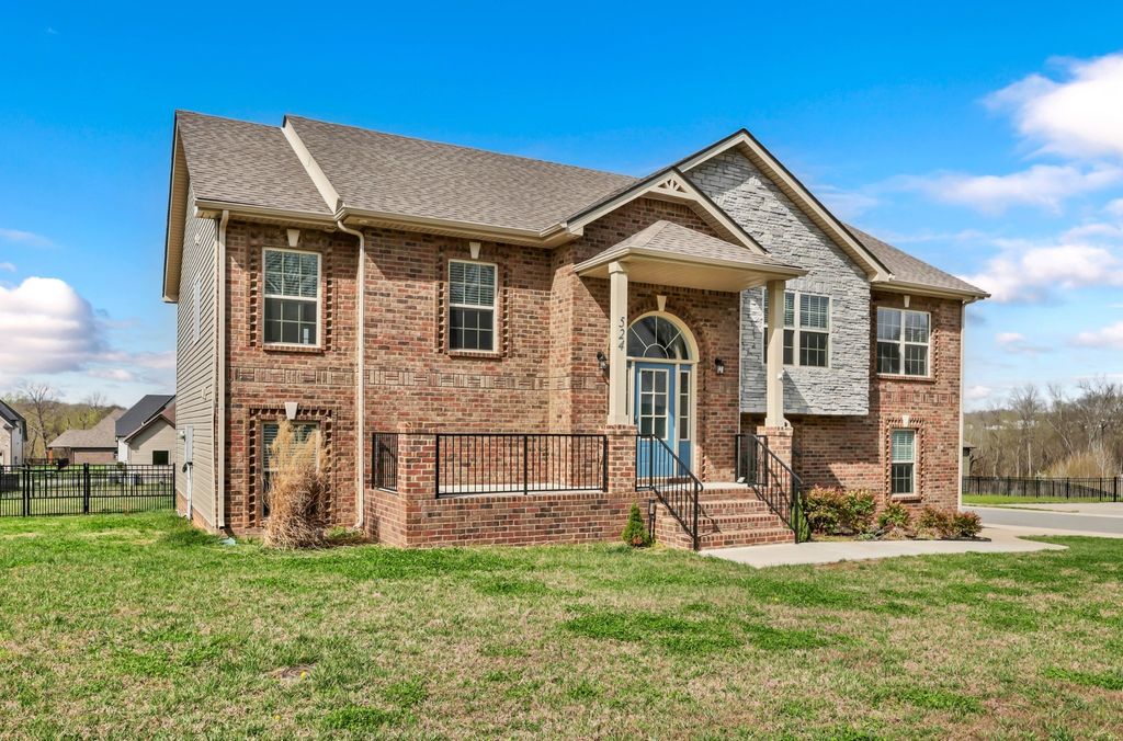 524 Cresthaven Ln, Clarksville