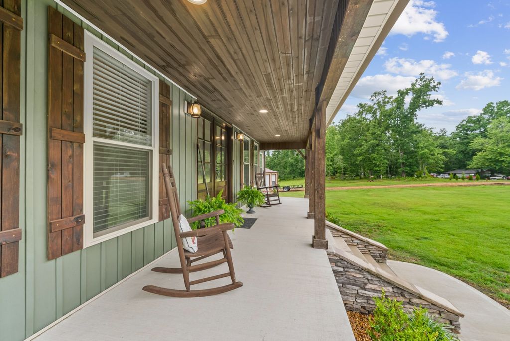 217 Rockhouse Rd, Hohenwald
