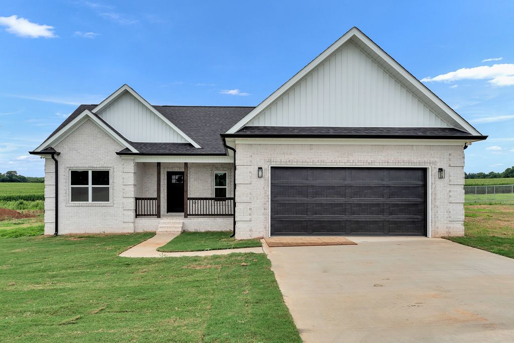 1380 Lanning Rd, Lawrenceburg